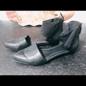 ⭐️SOLD⭐️Eileen Fisher Black Leather d'orsay